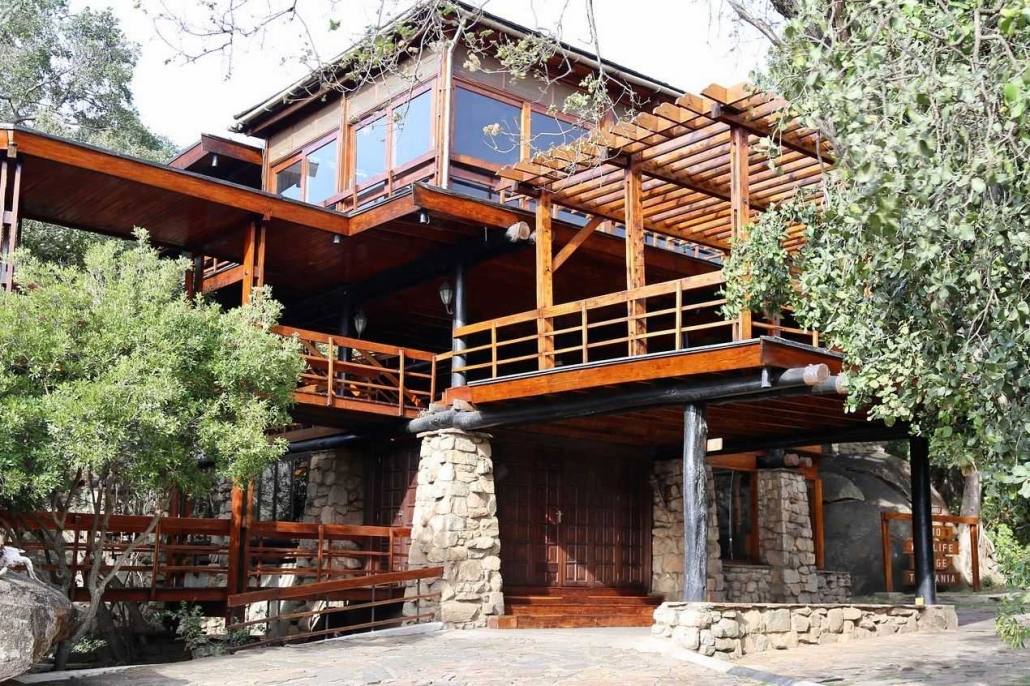 Lobo Wildlife Lodge
