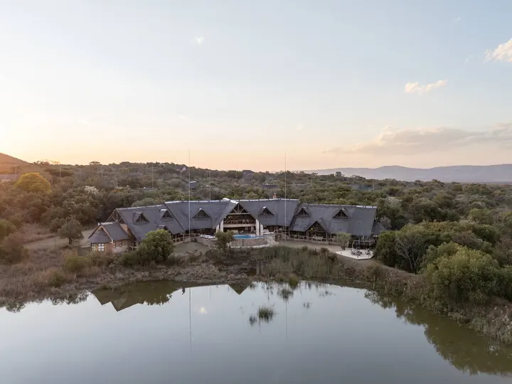 Kingfisher Villa Suites